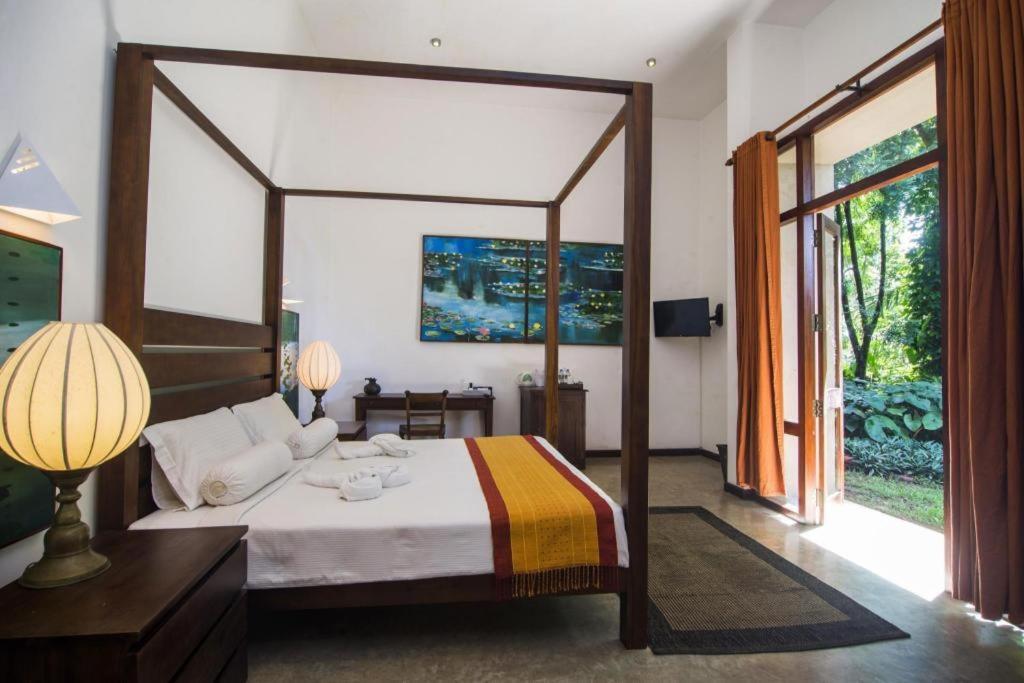 Roman Lake Ayurveda Boutique Resort Ахунгала Екстериор снимка