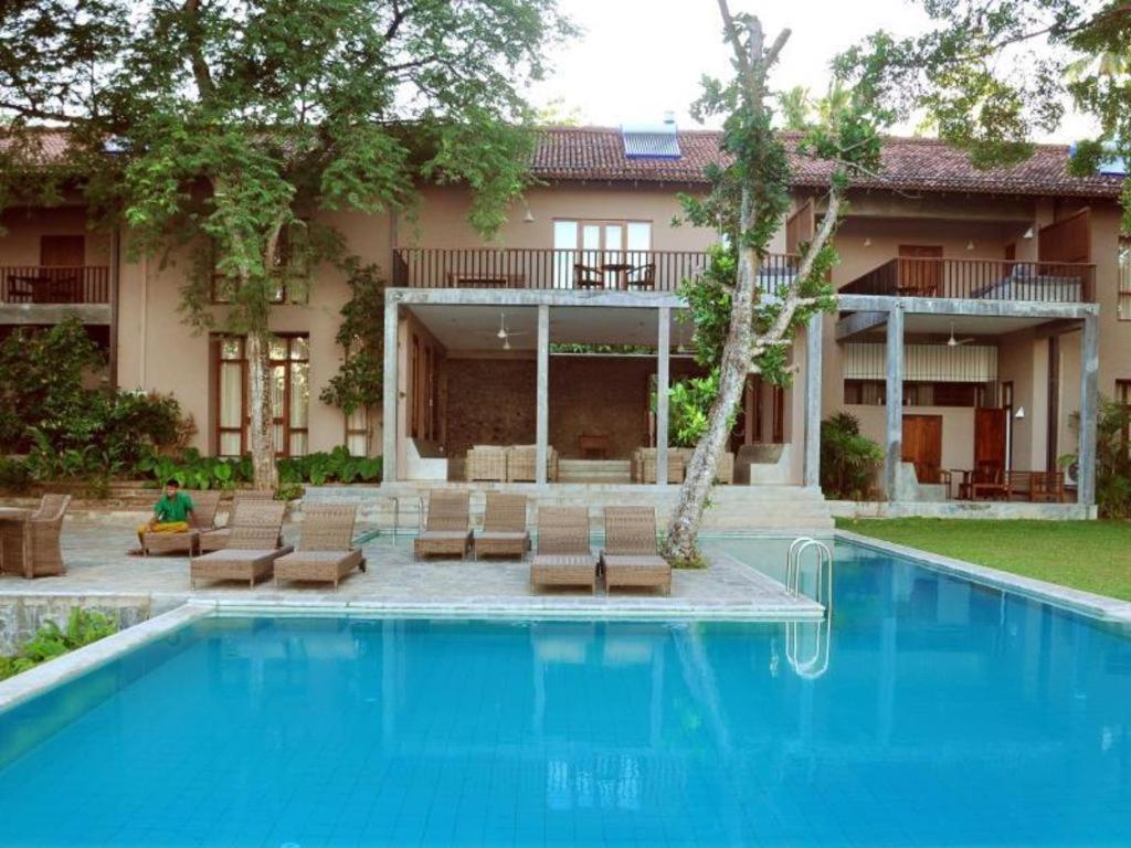 Roman Lake Ayurveda Boutique Resort Ахунгала Екстериор снимка