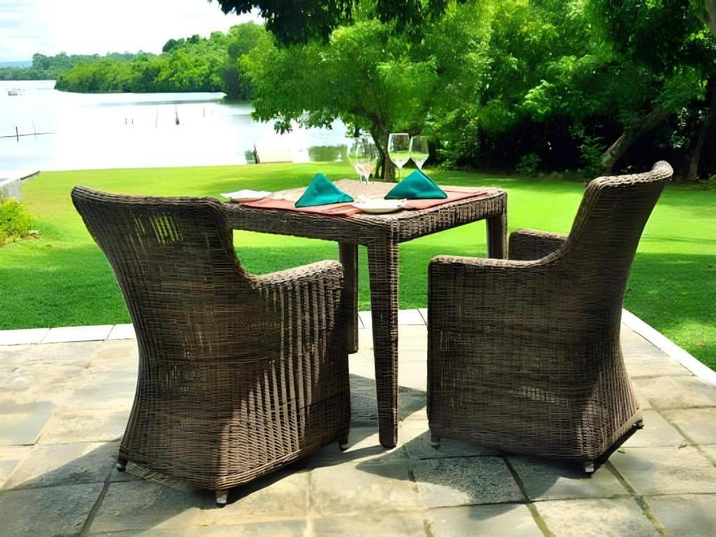 Roman Lake Ayurveda Boutique Resort Ахунгала Екстериор снимка