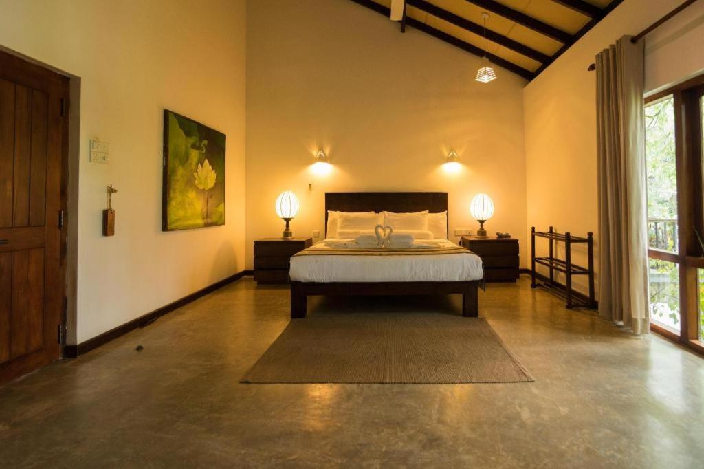 Roman Lake Ayurveda Boutique Resort Ахунгала Екстериор снимка