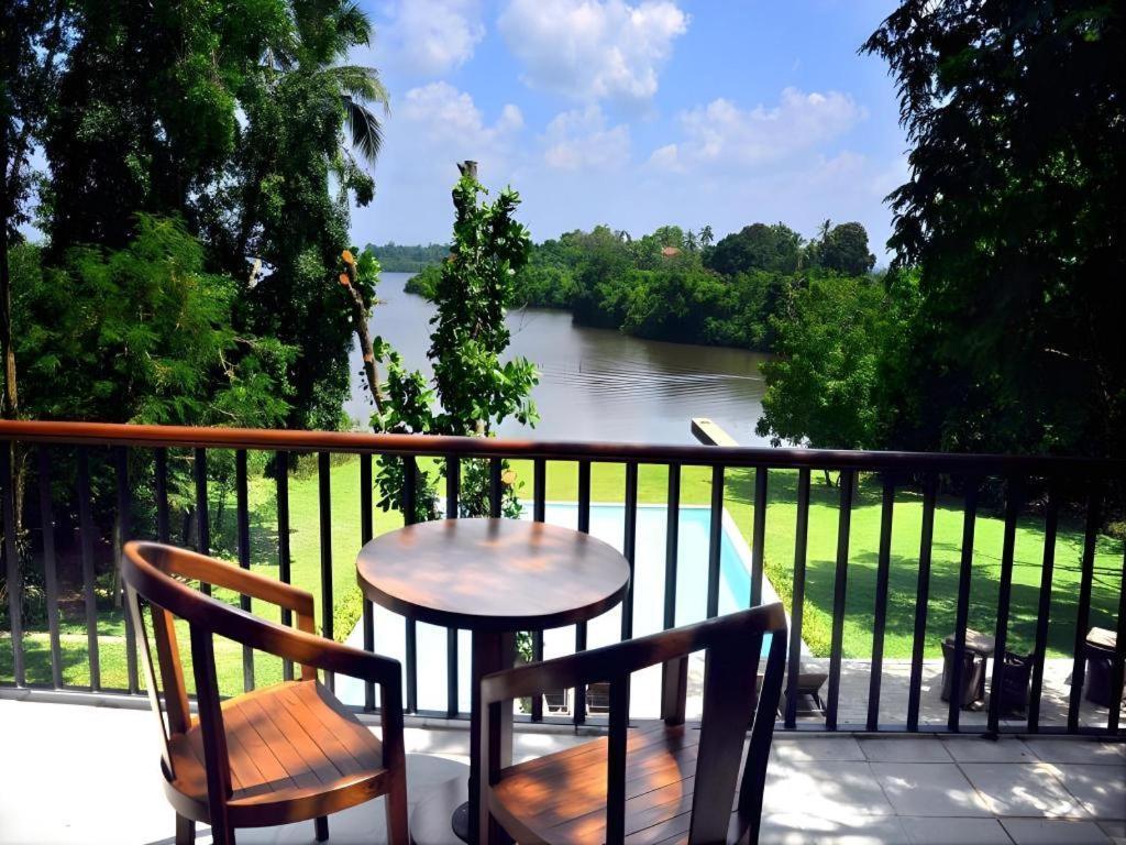 Roman Lake Ayurveda Boutique Resort Ахунгала Екстериор снимка