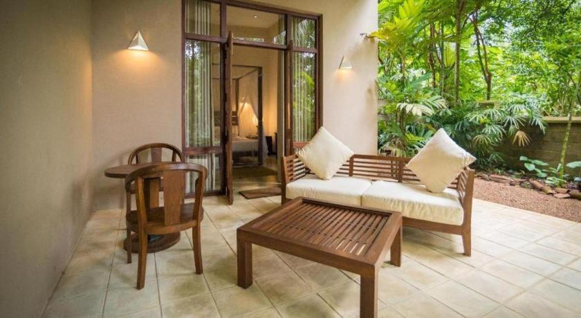 Roman Lake Ayurveda Boutique Resort Ахунгала Екстериор снимка