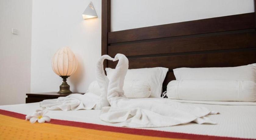 Roman Lake Ayurveda Boutique Resort Ахунгала Екстериор снимка