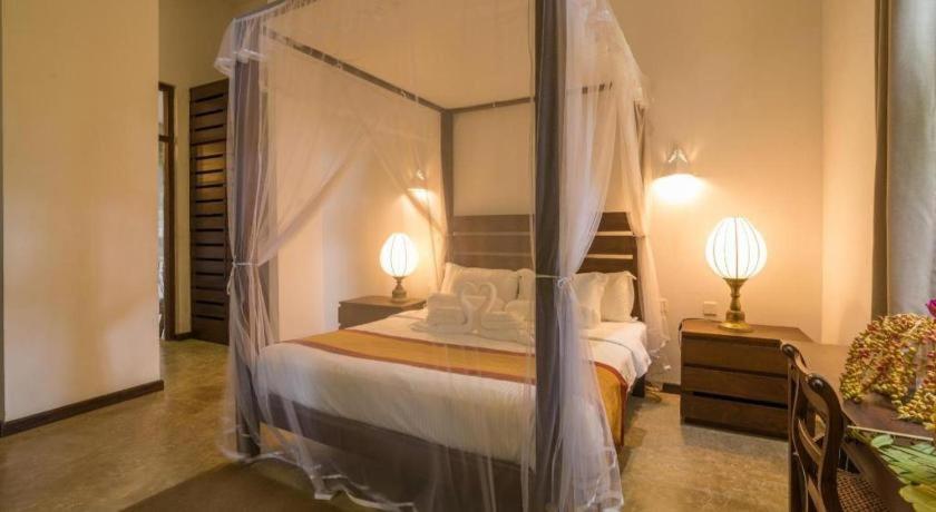 Roman Lake Ayurveda Boutique Resort Ахунгала Екстериор снимка