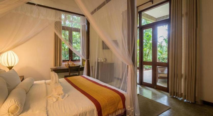 Roman Lake Ayurveda Boutique Resort Ахунгала Екстериор снимка